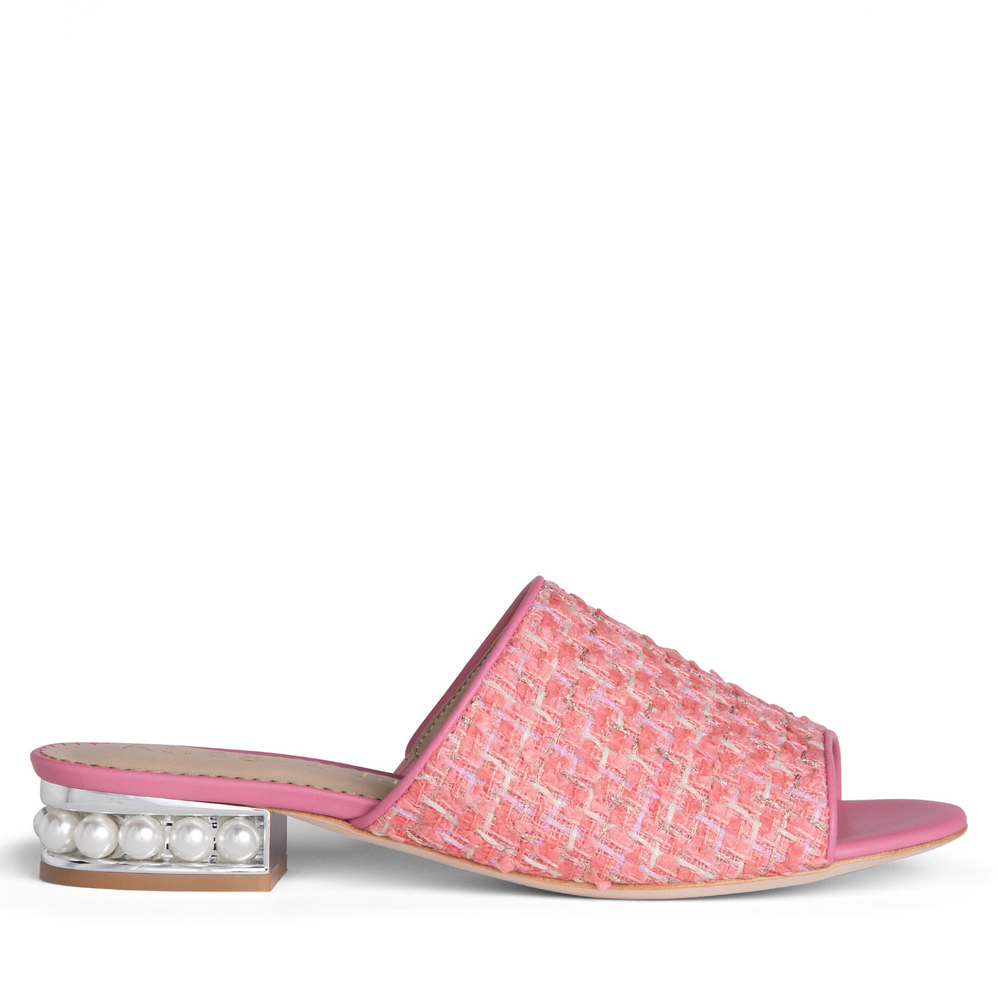 Blanche in pink tweed